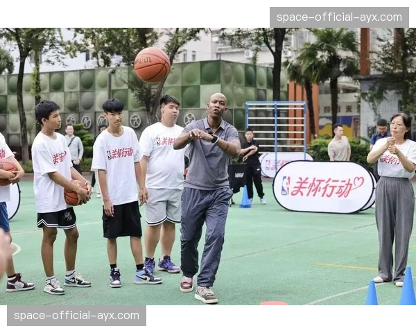 NBA关怀行动：球员们走进当地学校推广阅读活动