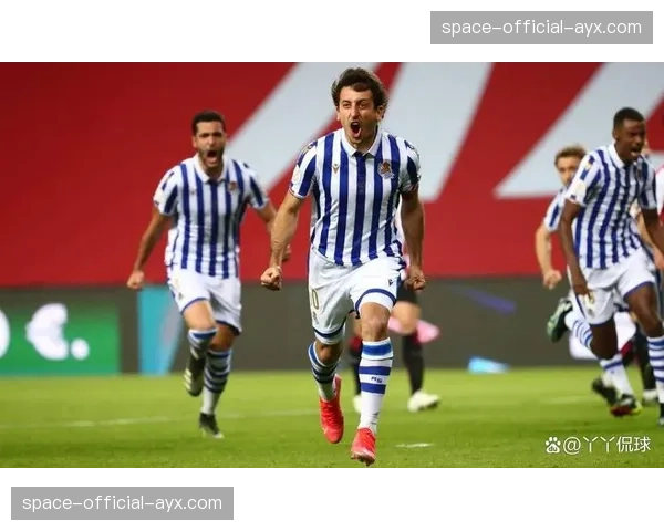 数据网站析：塞尔塔失球，源于一次区域防守向盯人转换时的沟通失误